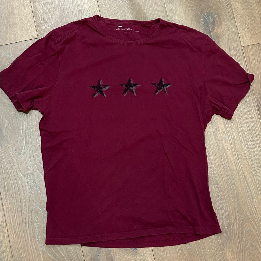 John Varvatos Men's Wine Short-Sleeve Tee with Triple Star Graphic